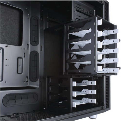 SilverStone CS380B Side1